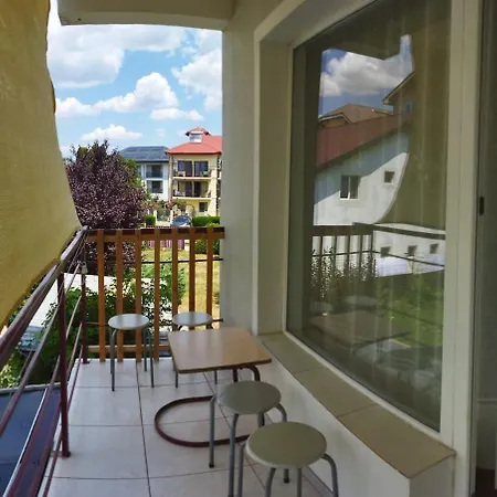 Πανσιόν Dumi 3*
